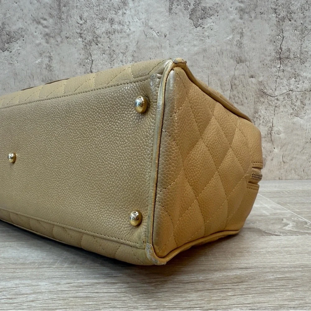 Chanel Cream Vintage Chic Quilted Tan Bowling Handbag - Picture 4 of 14